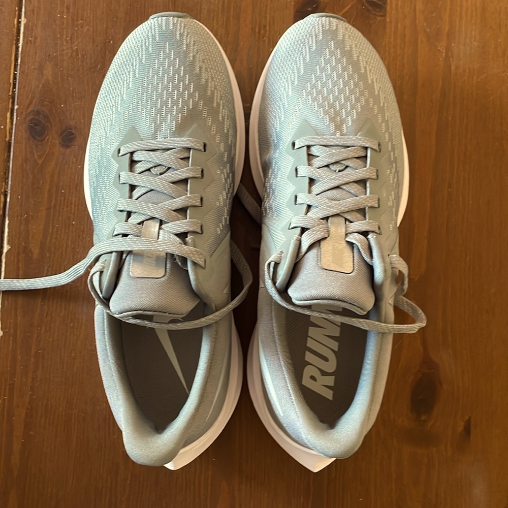 Nike Women’s Zoom Winflo 6